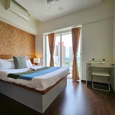 Expressway-view one-bedroom on the 15th floor, Lodha Belmondo &mdash; photo 6
