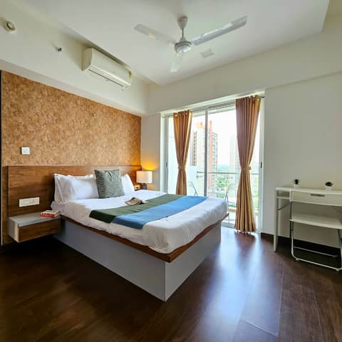 Expressway-view one-bedroom on the 15th floor, Lodha Belmondo &mdash; photo 7
