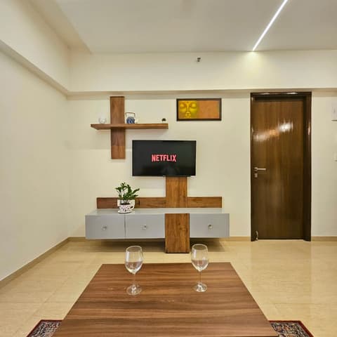 Expressway-view one-bedroom on the 15th floor, Lodha Belmondo &mdash; photo 12