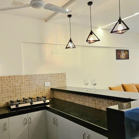 Expressway-view one-bedroom on the 15th floor, Lodha Belmondo &mdash; photo 15