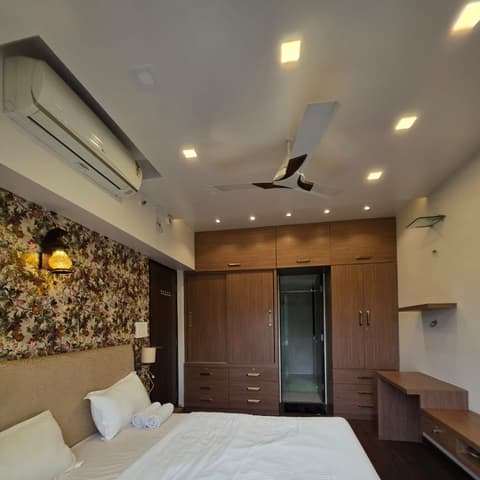 Expressway-view one-bedroom on the 2nd floor, Lodha Belmondo — photo 11