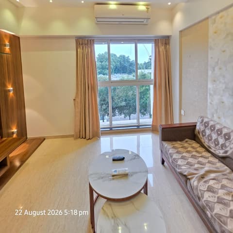 Expressway-view one-bedroom on the 2nd floor, Lodha Belmondo — photo 13