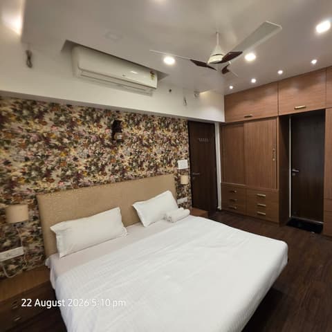 Expressway-view one-bedroom on the 2nd floor, Lodha Belmondo — photo 16