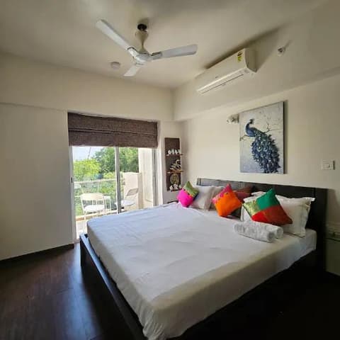Expressway-view one-bedroom on the 3rd floor, Lodha Belmondo &mdash; photo 6