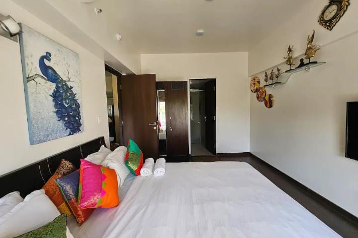 Expressway-view one-bedroom on the 3rd floor, Lodha Belmondo &mdash; photo 3