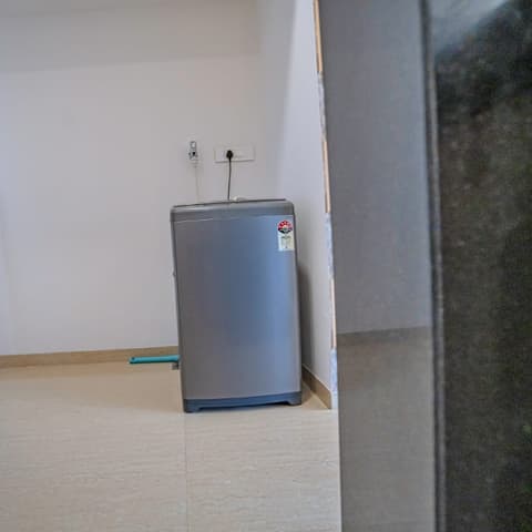 Expressway-view one-bedroom on the 6th floor, Lodha Belmondo &mdash; photo 11