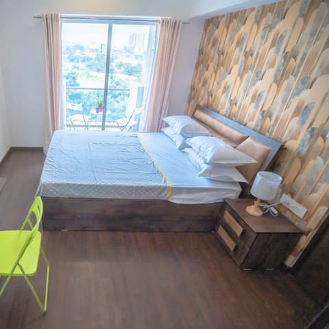 Expressway-view one-bedroom on the 6th floor, Lodha Belmondo &mdash; photo 13