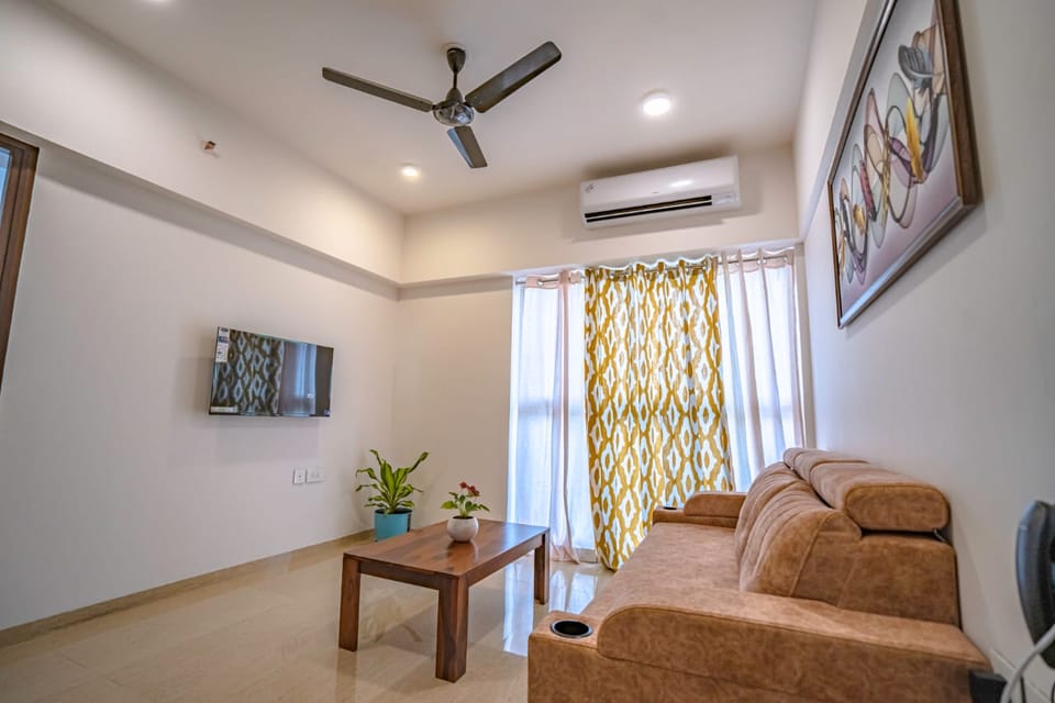 Expressway-view one-bedroom on the 6th floor, Lodha Belmondo &mdash; photo 4