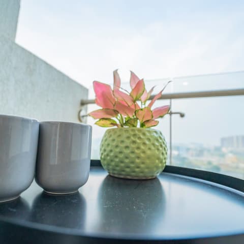 Expressway-view one-bedroom on the 8th floor (III), Lodha Belmondo &mdash; photo 9