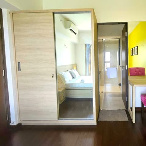 Golf-view one-bedroom on the 15th floor, Lodha Belmondo &mdash; photo 10