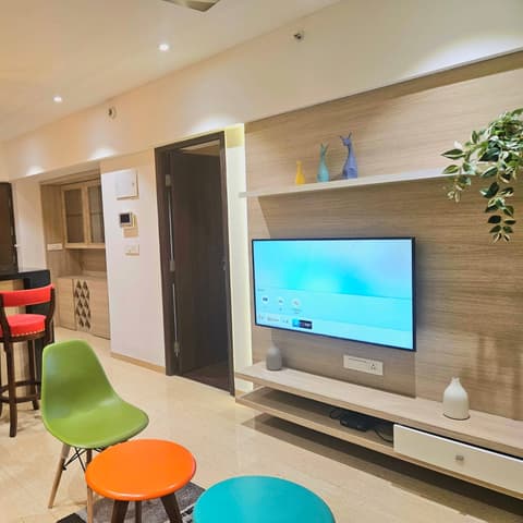 Golf-view one-bedroom on the 15th floor, Lodha Belmondo &mdash; photo 13