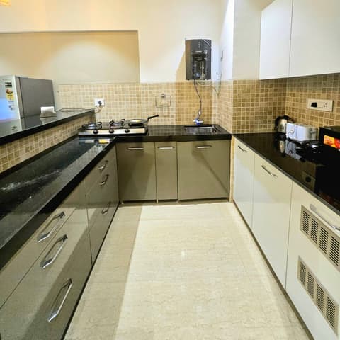 Golf-view one-bedroom on the 15th floor, Lodha Belmondo &mdash; photo 15
