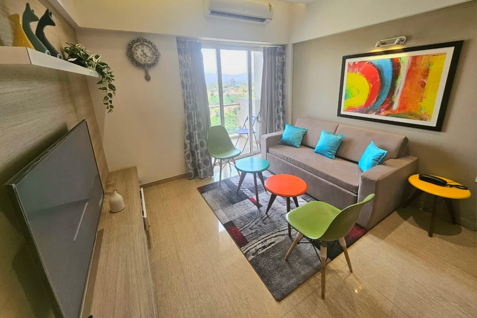 Golf-view one-bedroom on the 15th floor, Lodha Belmondo &mdash; photo 2