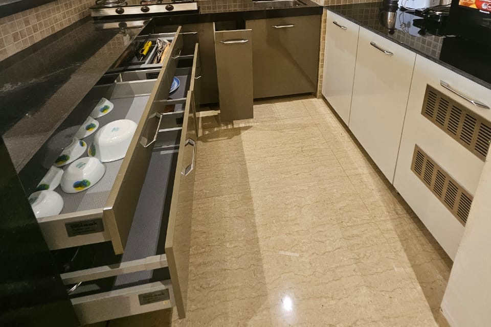 Golf-view one-bedroom on the 15th floor, Lodha Belmondo &mdash; photo 3