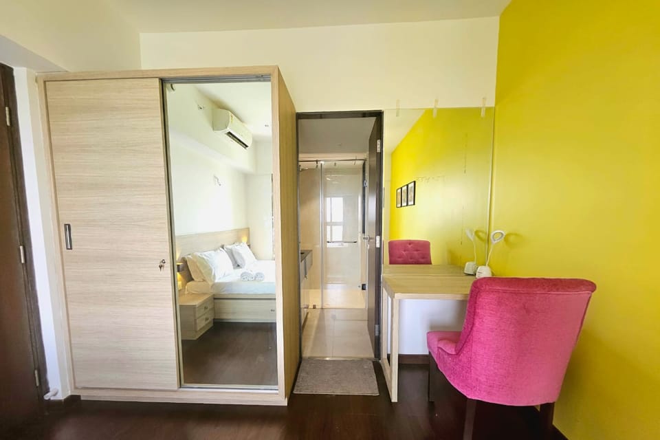 Golf-view one-bedroom on the 15th floor, Lodha Belmondo &mdash; photo 4