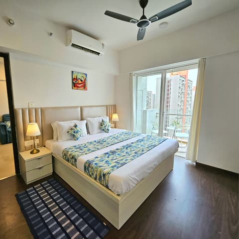 Golf-view one-bedroom on the 19th floor, Lodha Belmondo &mdash; photo 9