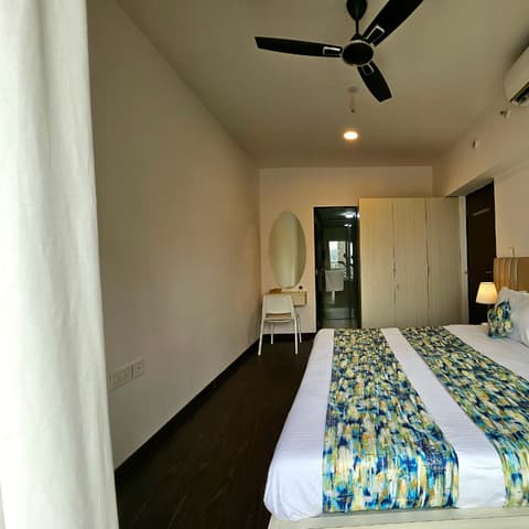 Golf-view one-bedroom on the 19th floor, Lodha Belmondo &mdash; photo 12