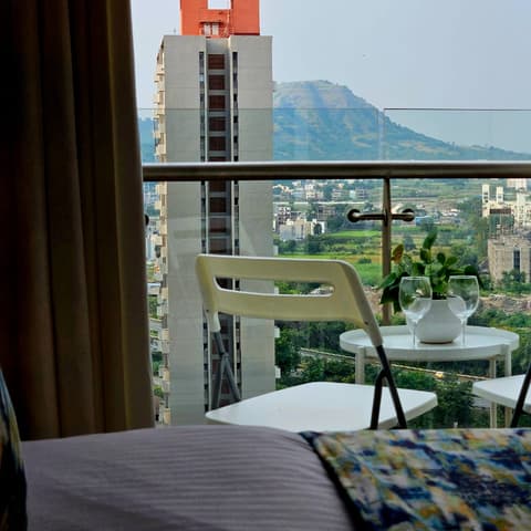 Golf-view one-bedroom on the 19th floor, Lodha Belmondo &mdash; photo 13