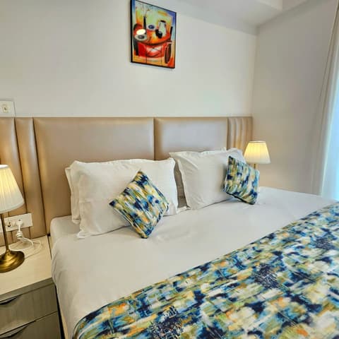 Golf-view one-bedroom on the 19th floor, Lodha Belmondo &mdash; photo 14