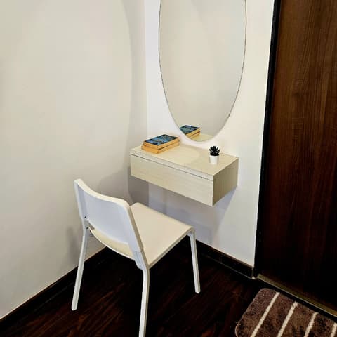 Golf-view one-bedroom on the 19th floor, Lodha Belmondo &mdash; photo 15