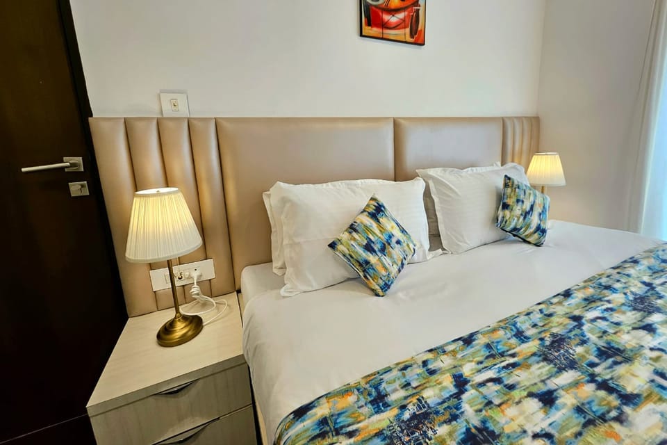 Golf-view one-bedroom on the 19th floor, Lodha Belmondo &mdash; photo 5