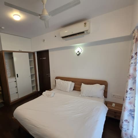 Golf-view one-bedroom on the 20th floor, Lodha Belmondo &mdash; photo 13