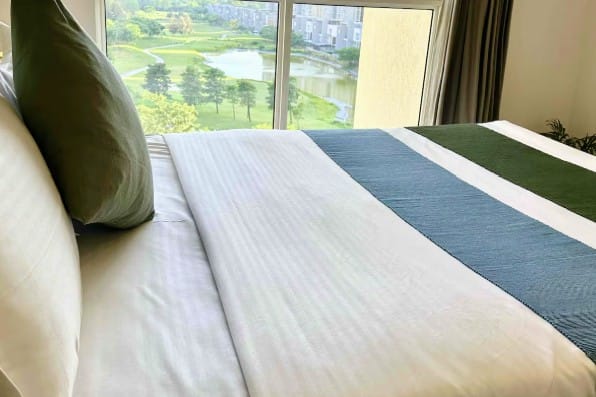 Golf-view one-bedroom on the 8th floor, Lodha Belmondo — photo 1
