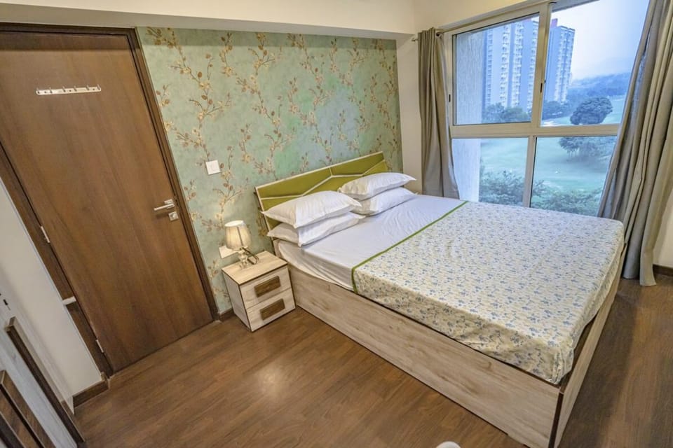 Golf-view one-bedroom on the 8th floor, Lodha Belmondo — photo 5