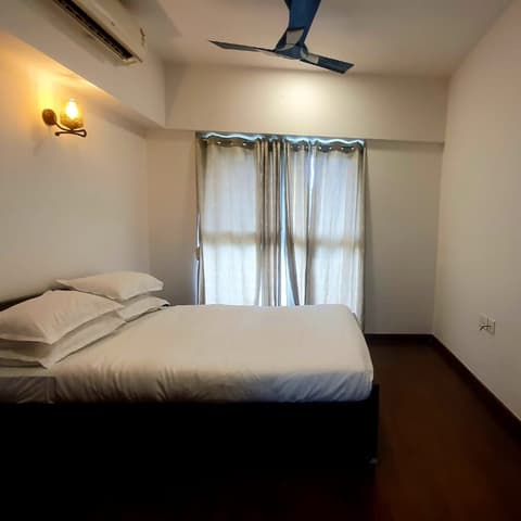Golf-view one-bedroom with jacuzzi on the 23rd floor, Lodha Belmondo — photo 7