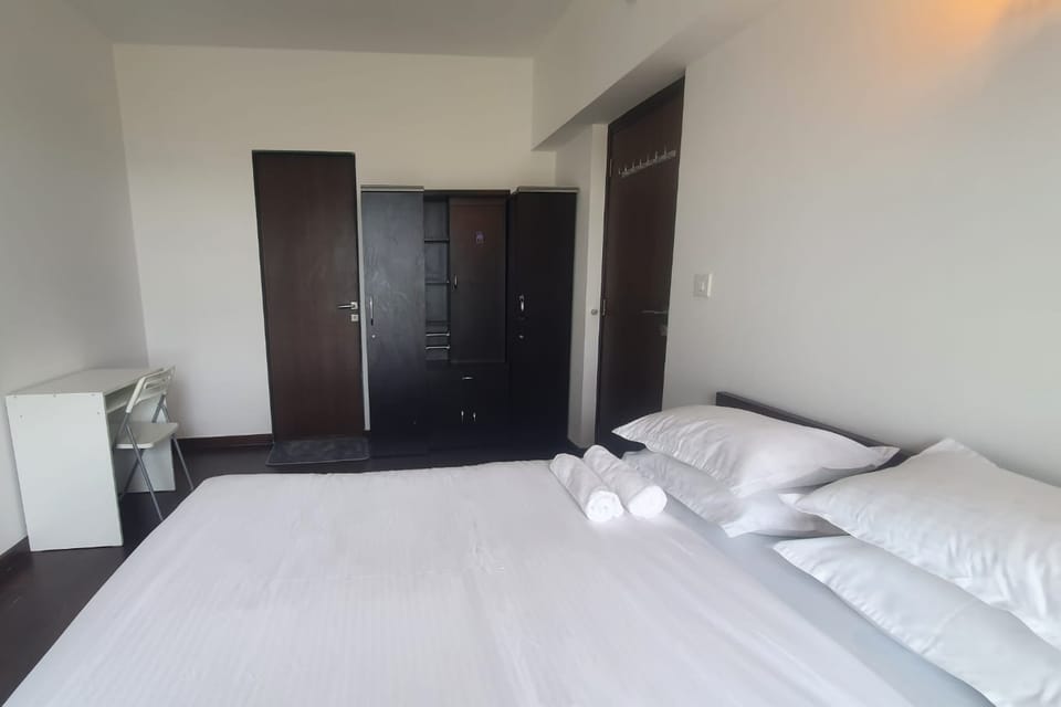 Golf-view one-bedroom with jacuzzi on the 23rd floor, Lodha Belmondo — photo 2