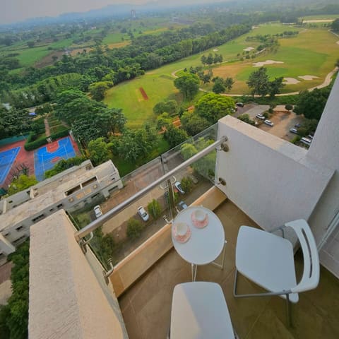 The riverfront home with the jacuzzi, Lodha Belmondo — photo 14