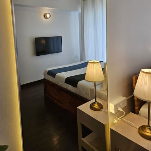 The riverfront home with the jacuzzi, Lodha Belmondo — photo 15