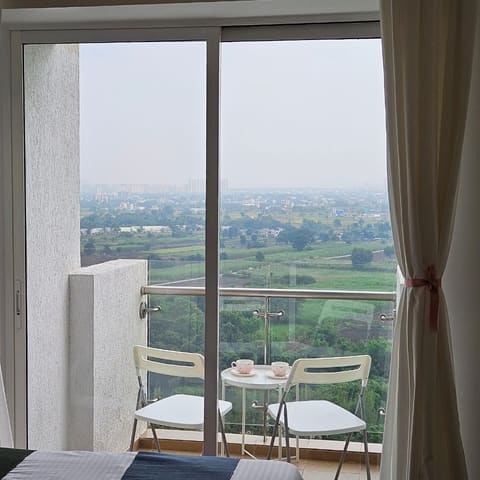 The riverfront home with the jacuzzi, Lodha Belmondo — photo 16