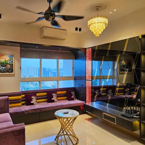 The top-floor jacuzzi studio, Lodha Belmondo — photo 3