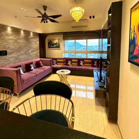 The top-floor jacuzzi studio, Lodha Belmondo — photo 10